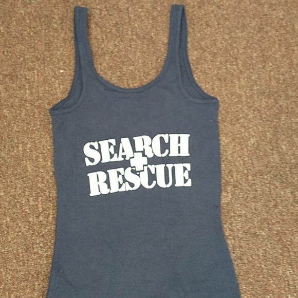 Tank top shirts and suspenders - Picture 2 of 9